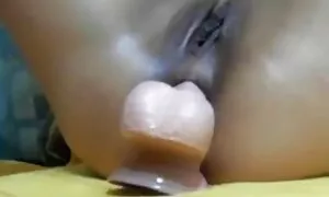 Hot porno gratuit hd busty Bumblebee frotte sa bite et les couilles