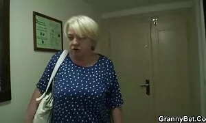Intense baise porno mature gratuit hard de horny couple devant la caméra