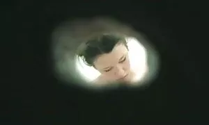 Horny film x femme brunette bénéficie d'un massage avec la foule
