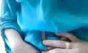 Curvy Asiatique adolescent fille en bikini laits mon coq film porno tu kiff